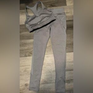 EUC Women’s XS (runs like a Small) Casa Zeta Jones active set